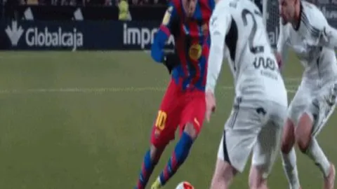 东契奇轰下31分9助，戈登双十数据，湖人轻取掘金三连胜